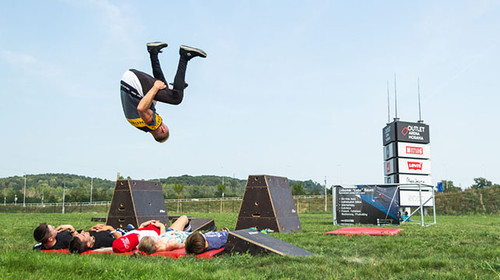 Spojrzenie wstecz na PARKOUR grupy Improve Yourself kierowanej przez Lubo Bauma